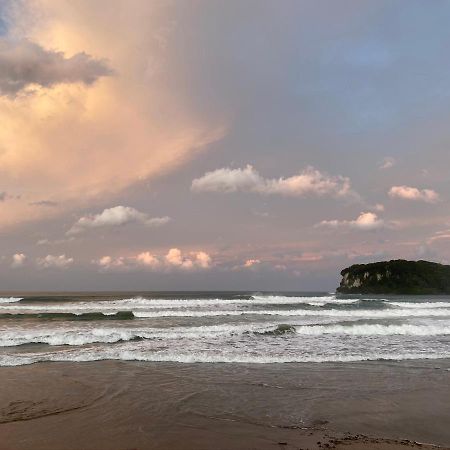 Surf N Stay Whangamata Exterior foto