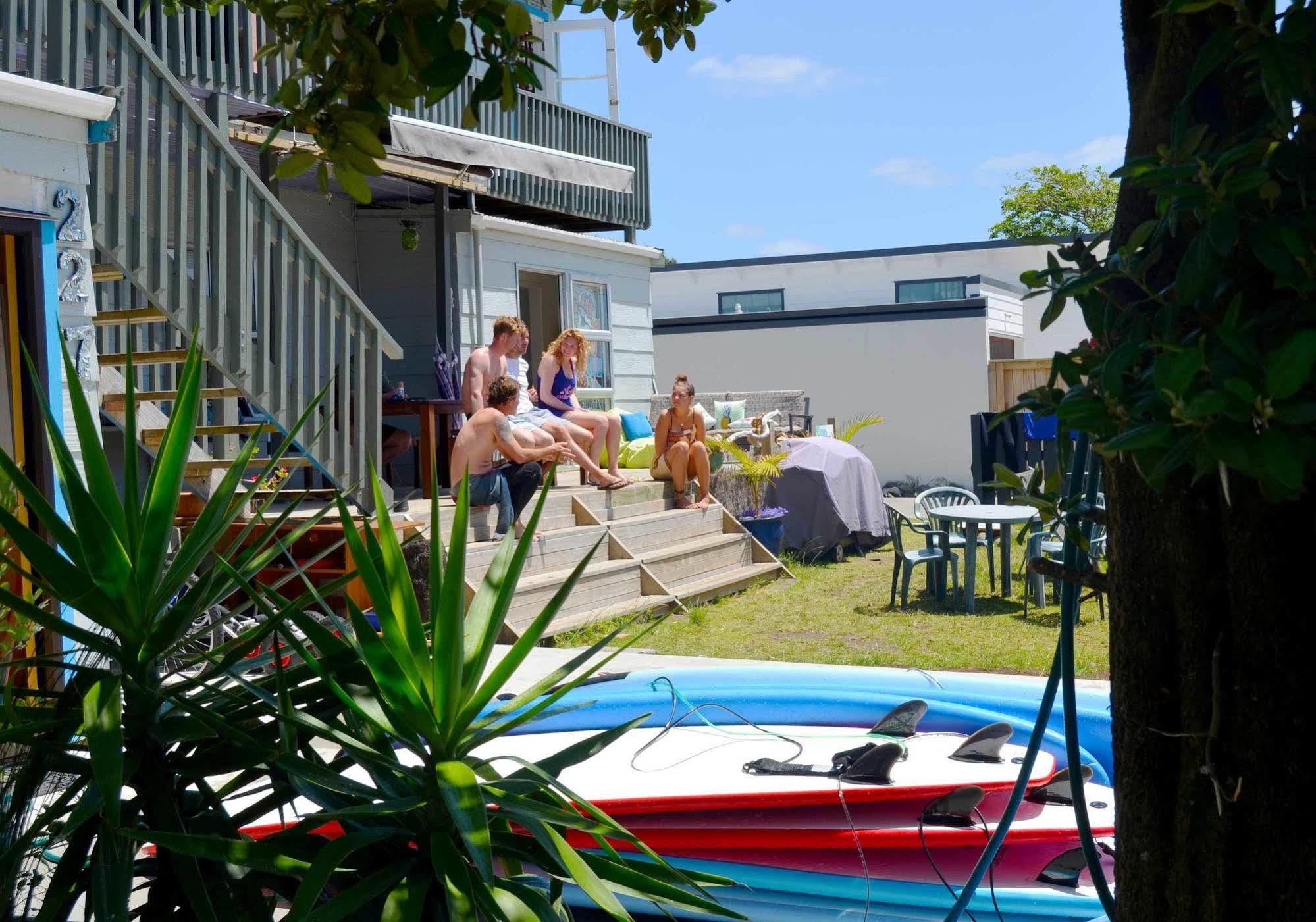 Surf N Stay Whangamata Exterior foto